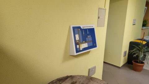 Tablica tyflograficzna na ścianie Tablica tyflograficzna na ścianie