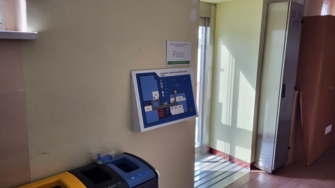 Tablica tyflograficzna na ścianie Tablica tyflograficzna na ścianie